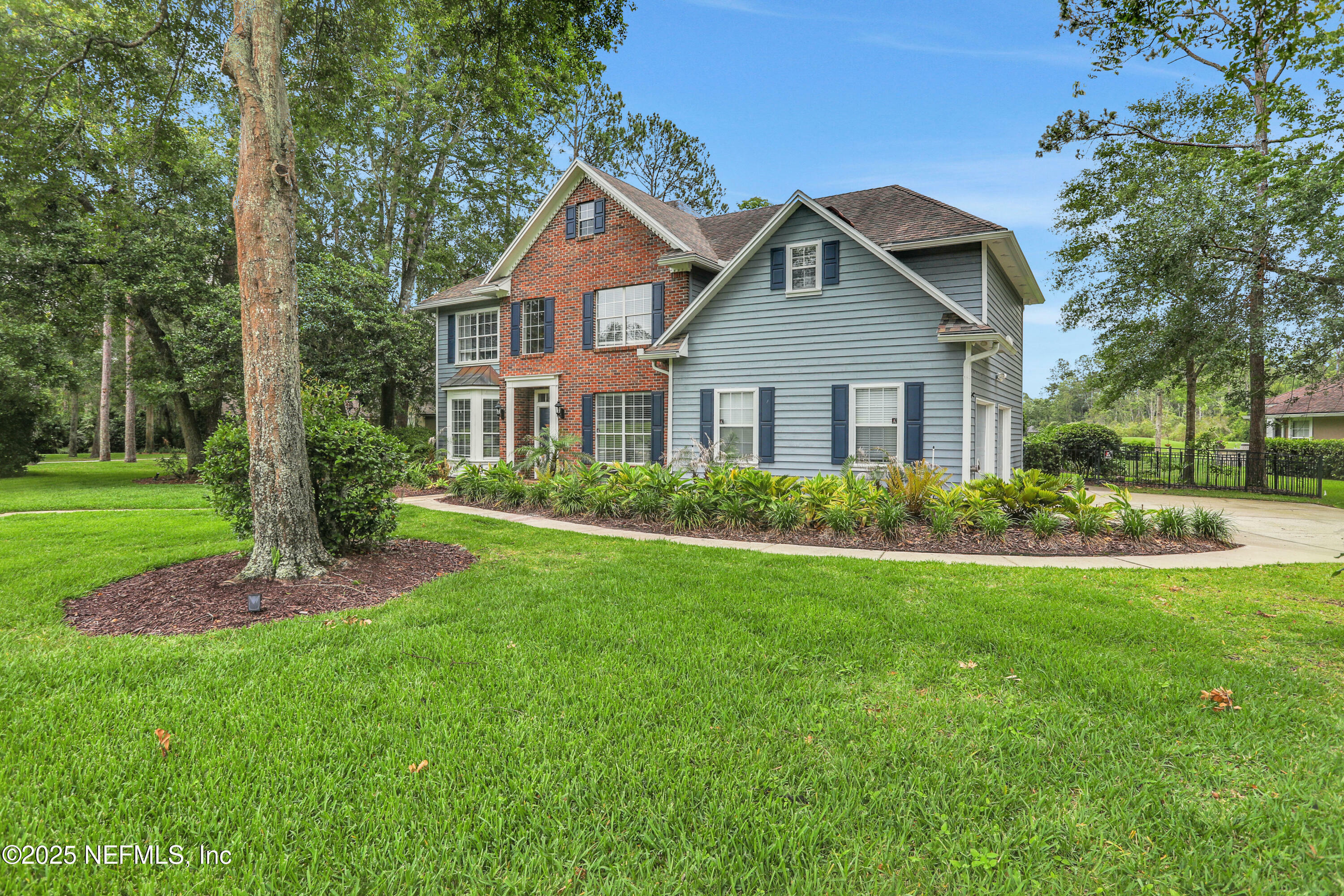 Property Photo:  1805 Commodore Point Drive  FL 32003 