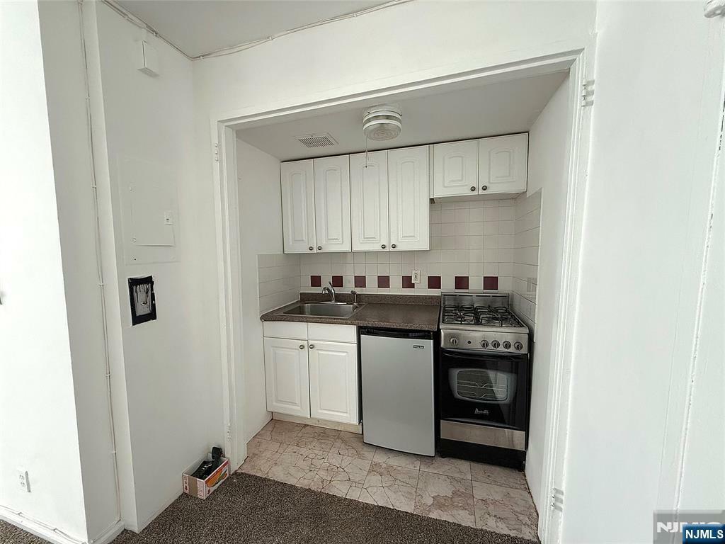 Property Photo: 3060 Edwin 5H NJ 07024
