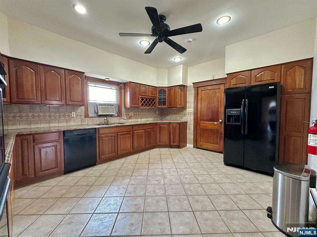 Property Photo:  270 Pacific Street 2  NJ 07503 