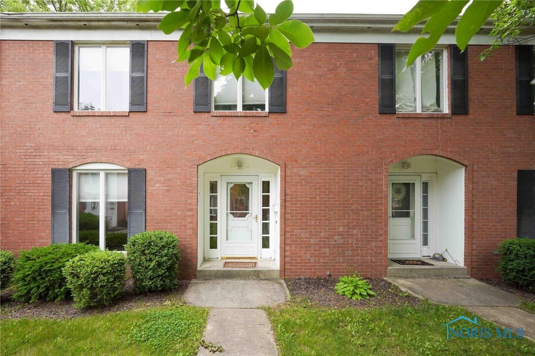 1902 Queenswood Drive U7  Findlay OH 45840 photo