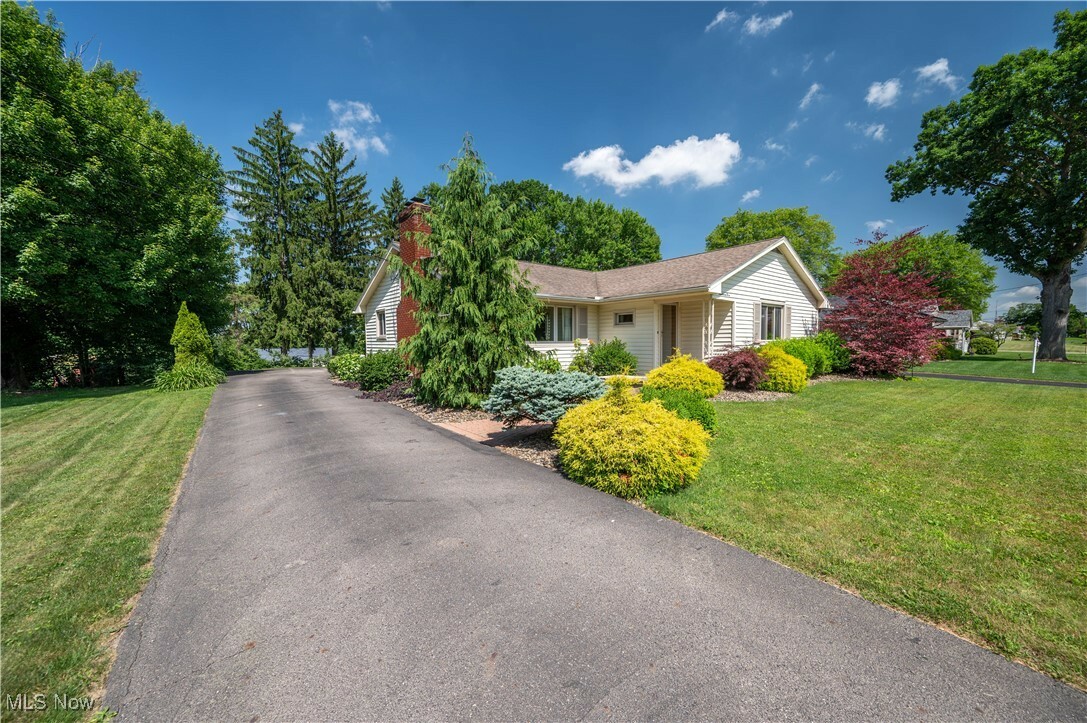 Property Photo: 573 Grandview Avenue OH 44413