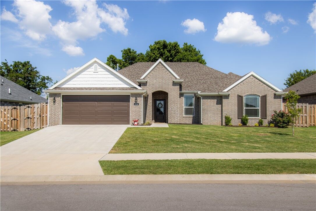 Property Photo:  304 W Tyler Road  AR 72730 