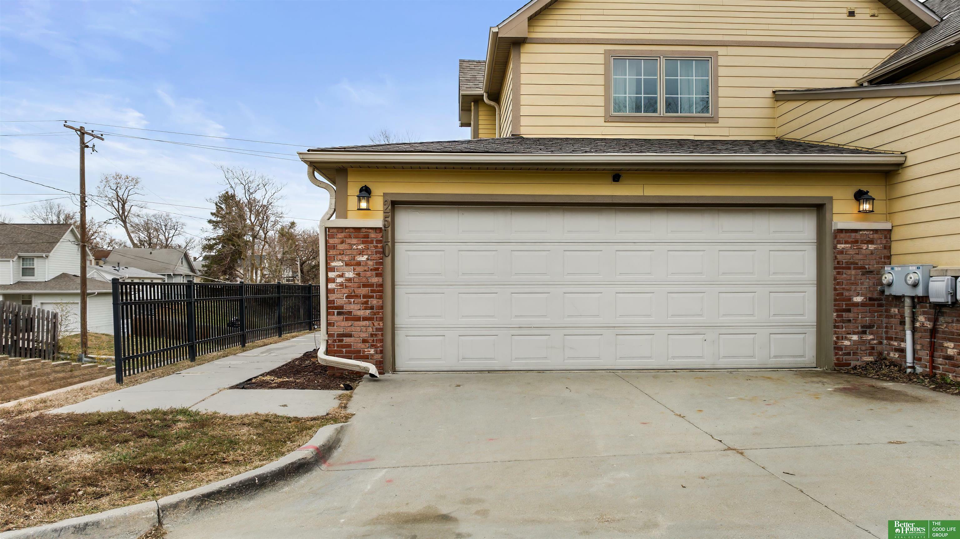 Property Photo: 2510 N 42 Street NE 68111