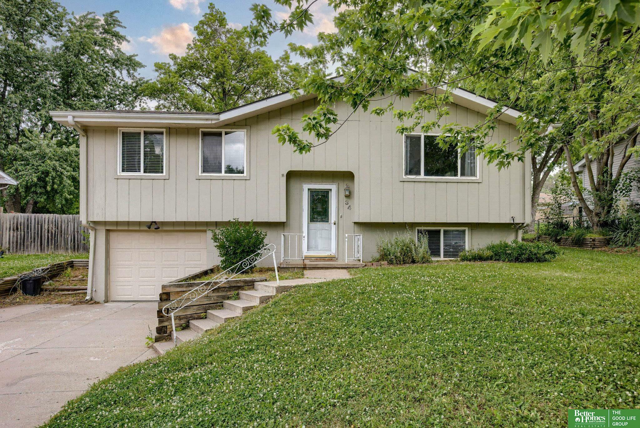 Property Photo: 34 Pine Crest Drive NE 68073