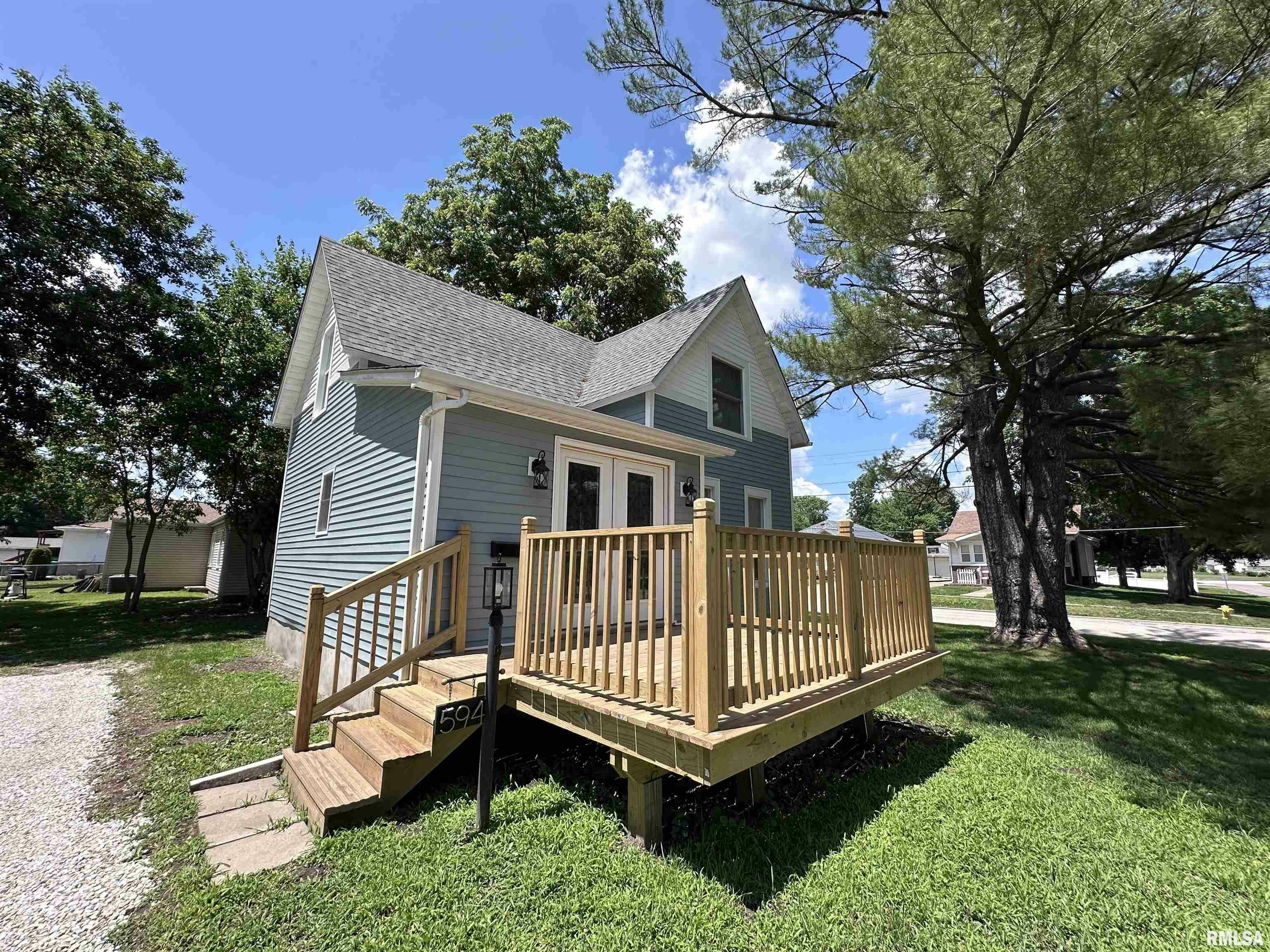 Property Photo:  594 Marston Avenue  IL 61401 