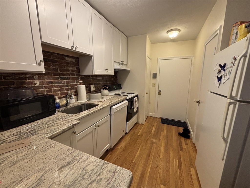 Property Photo: 99 Hudson 2C MA 02111