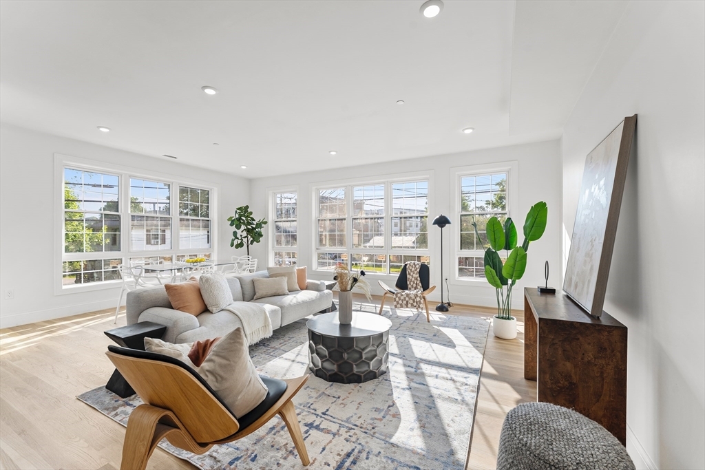 Property Photo: 272 Lincoln St 104 MA 01752