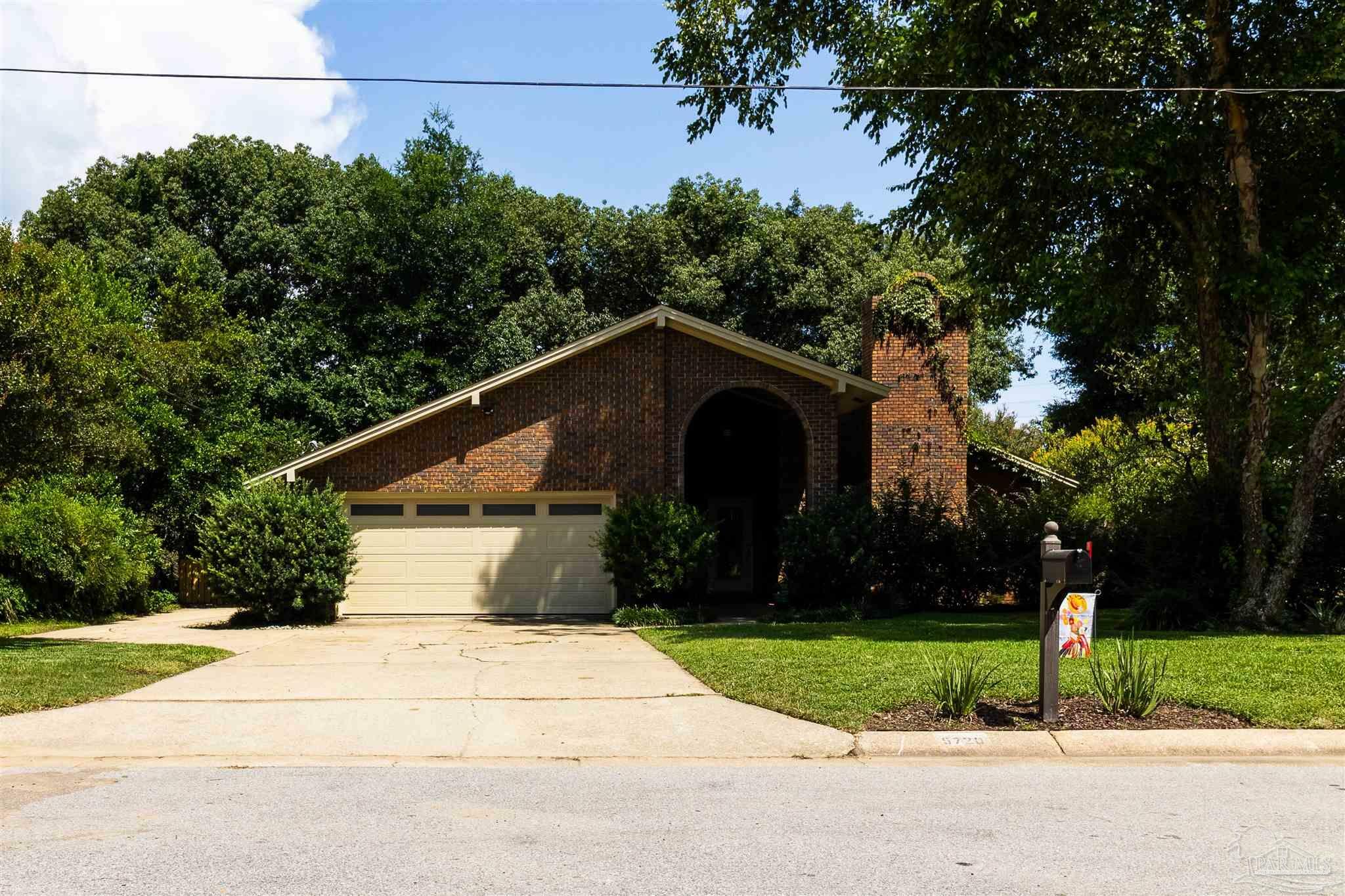 Property Photo: 5720 Langley Ct FL 32504