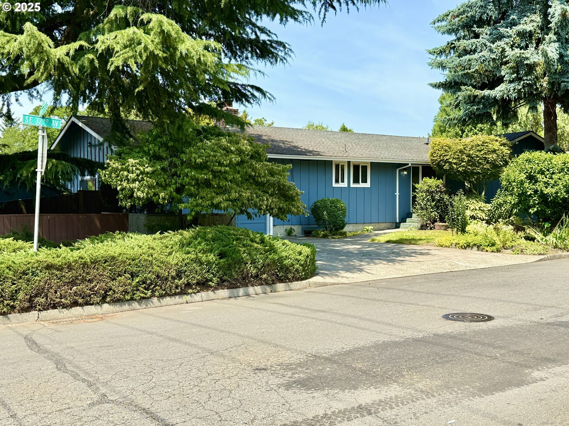 5235 SE 32nd Ave  Portland OR 97202 photo