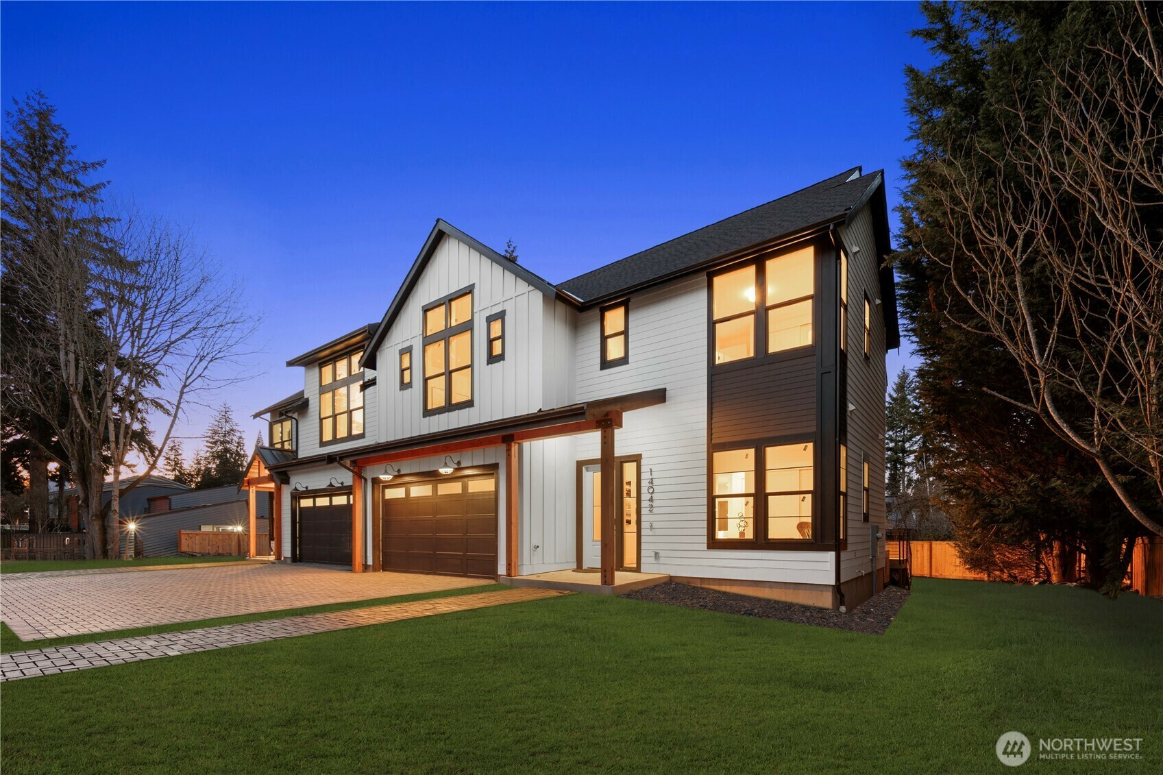 Property Photo:  14042 SE 8th Street  WA 98007 