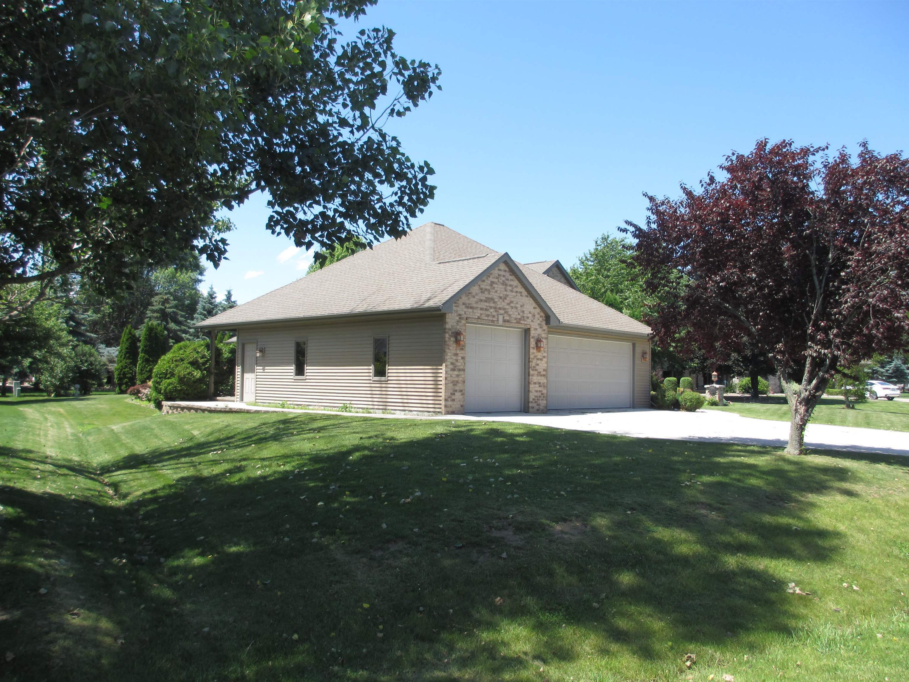 Property Photo: N8387 Royce Court WI 54952