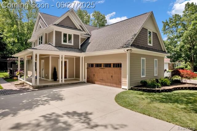 Property Photo:  240 Red Oak Lane  MI 48307 