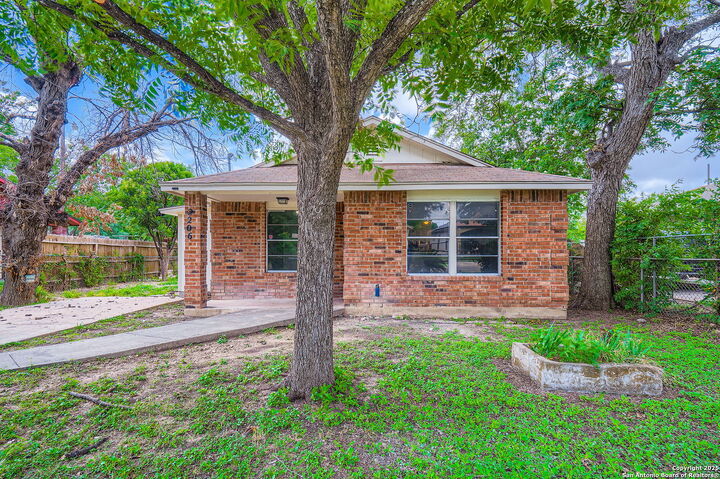 2206 Colima  San Antonio TX 78207 photo