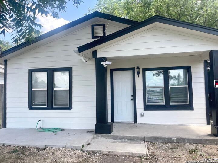 3022 El Paso  San Antonio TX 78207 photo