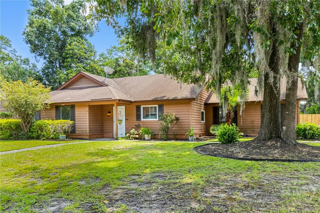 Property Photo:  2 Brandle Cove  GA 31405 