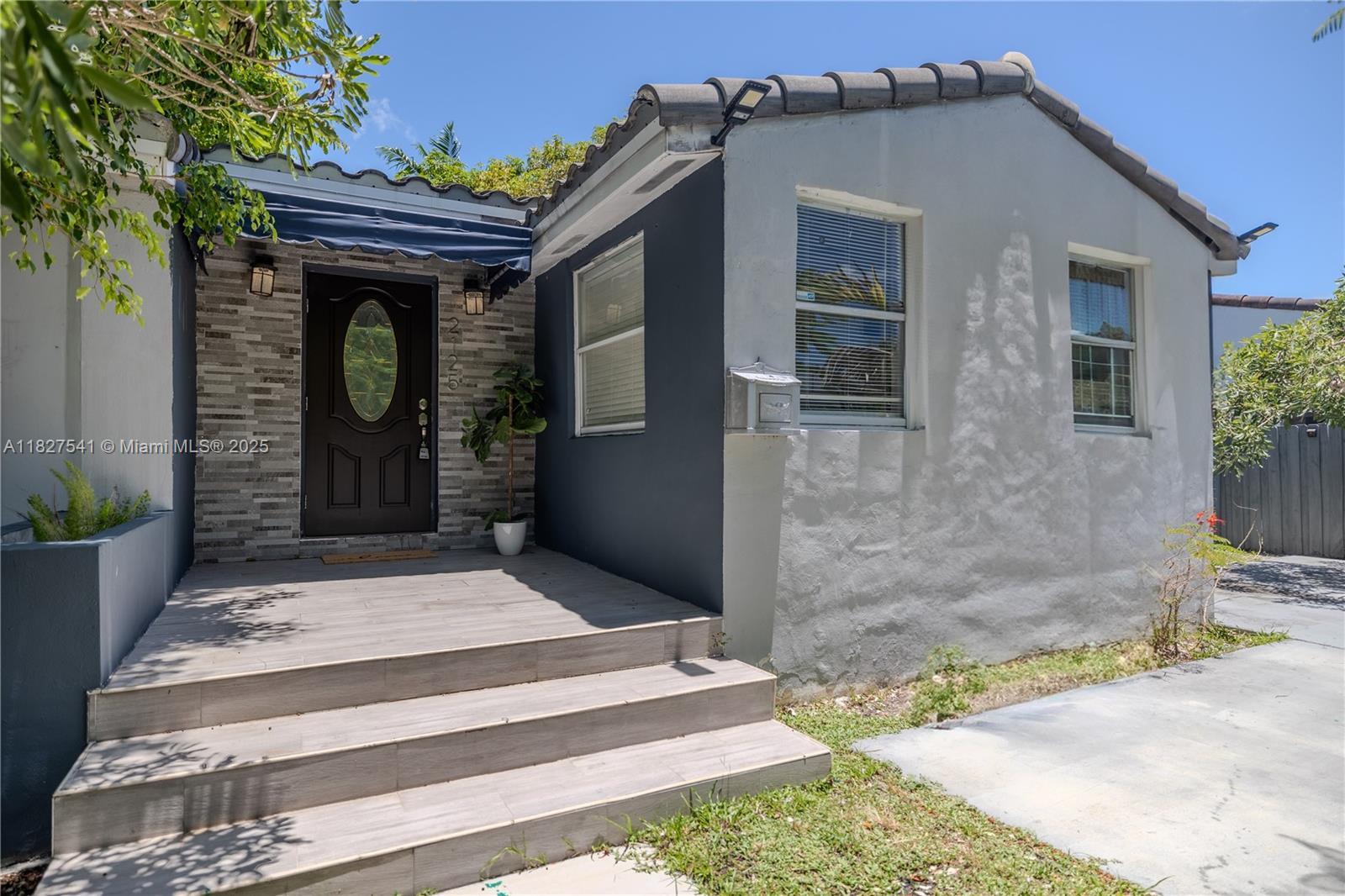 Property Photo: 2125 SW 26th St FL 33133