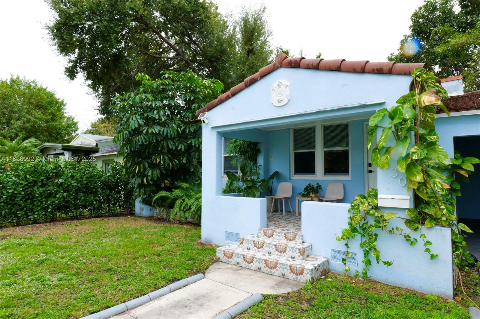 Property Photo: 530 NW 46th St FL 33127