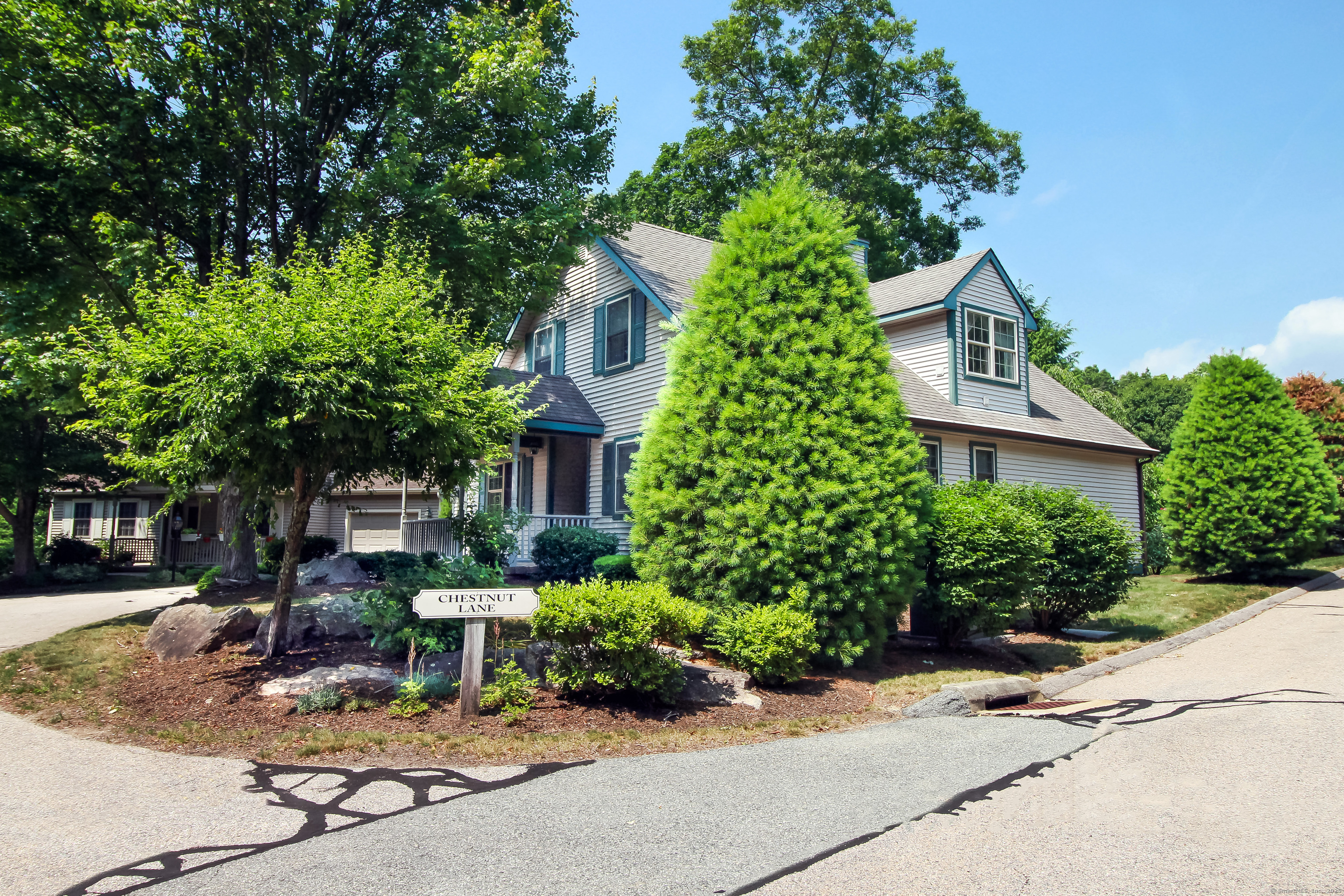 Property Photo:  1 Chestnut Drive 1  CT 06357 