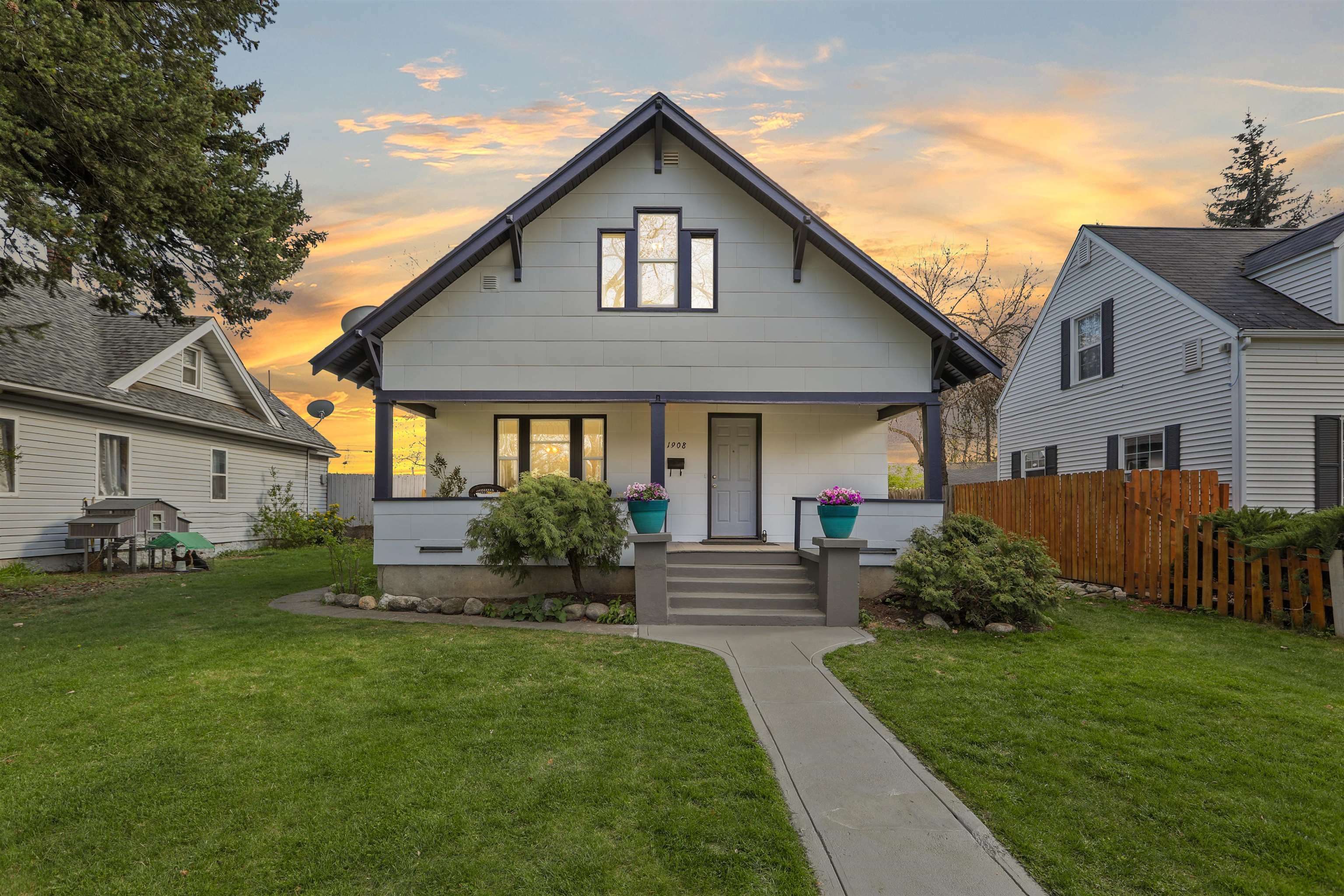 Property Photo: 1908 E Gordon Ave WA 99207