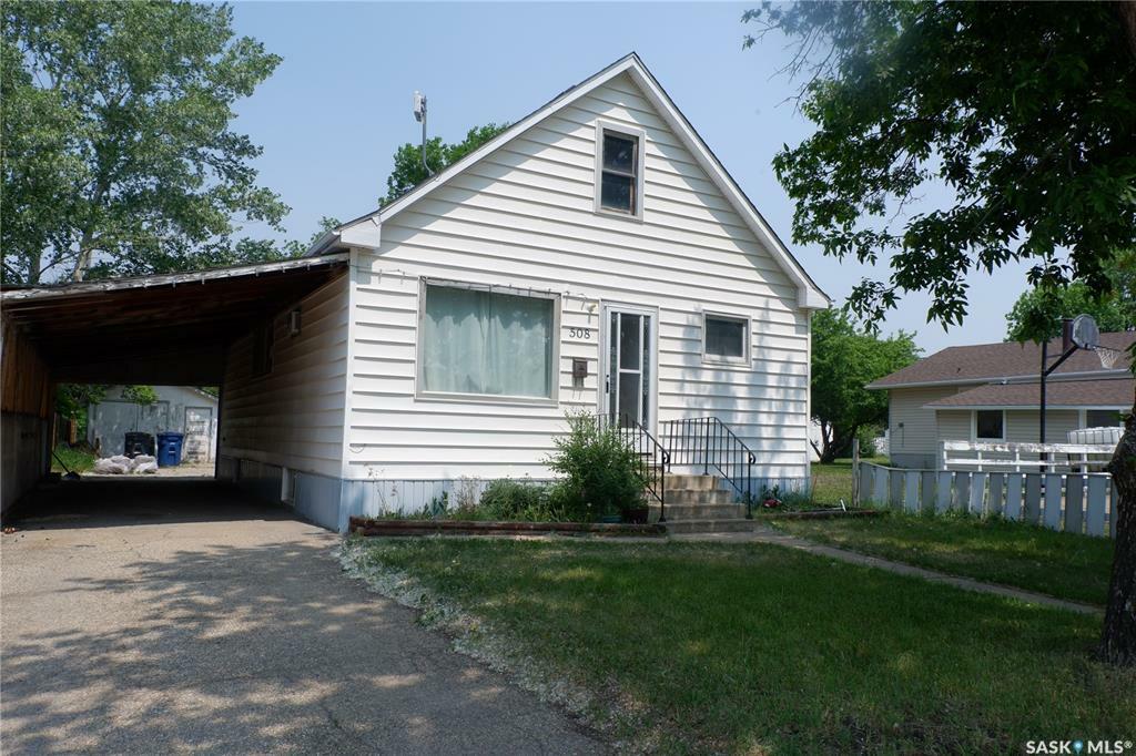 Property Photo: 508 5th Avenue W SK S0H 0B0
