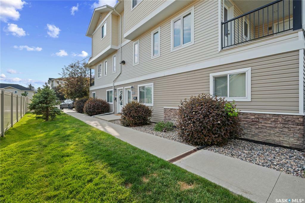 Property Photo: 1225 Empress Street 318 SK S4T 1G7
