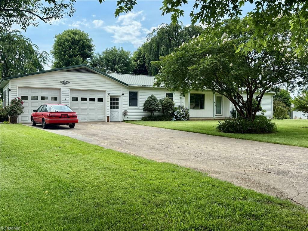 1717 Byrd Road  Roaring River NC 28669 photo