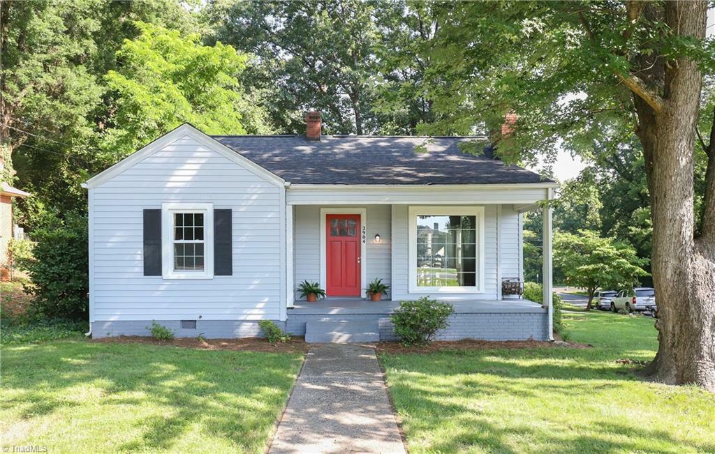 Property Photo:  2904 Spring Garden Street  NC 27403 