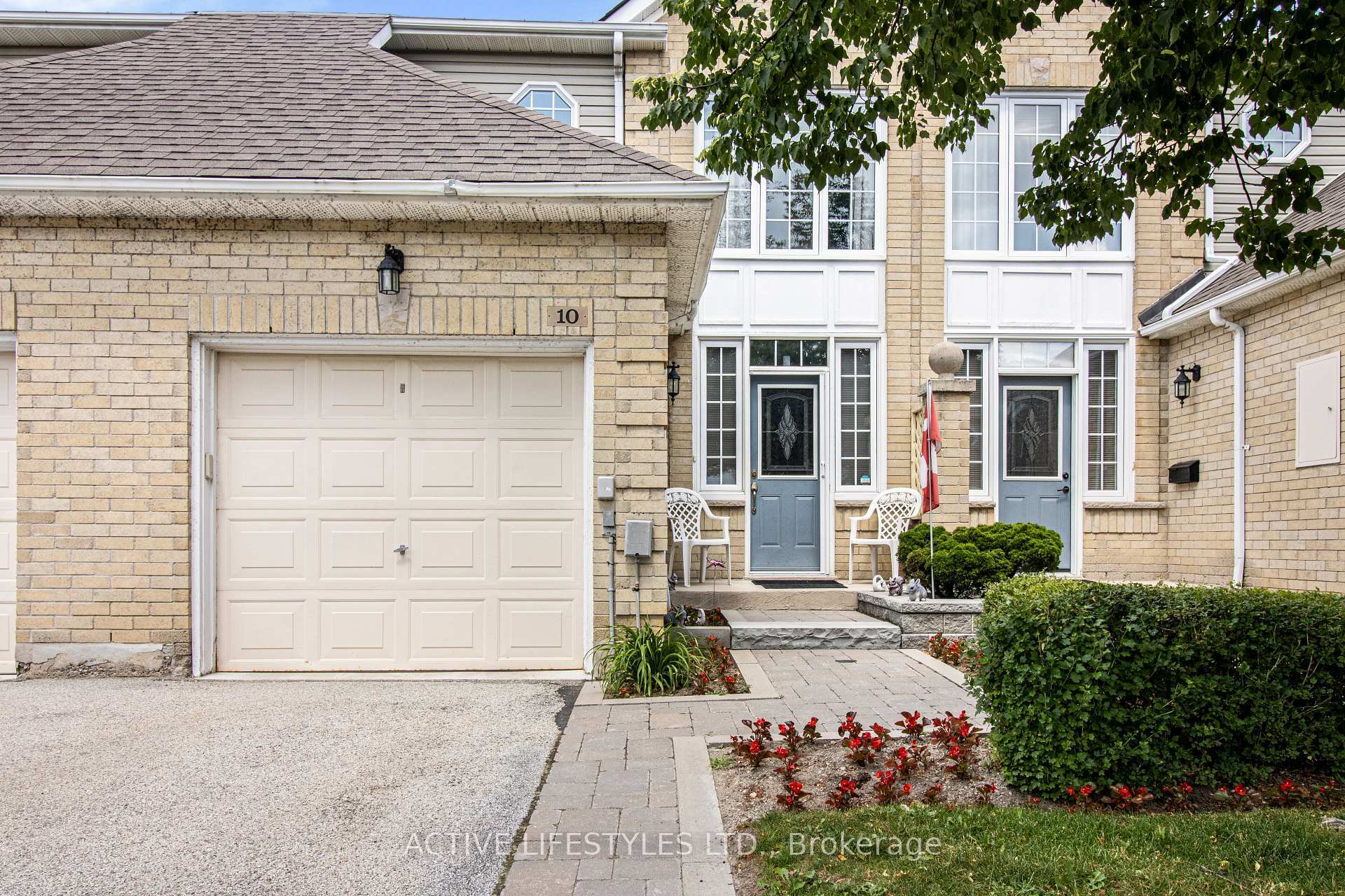 Property Photo: 10 Hartnell Square 59 ON L6S 5W7