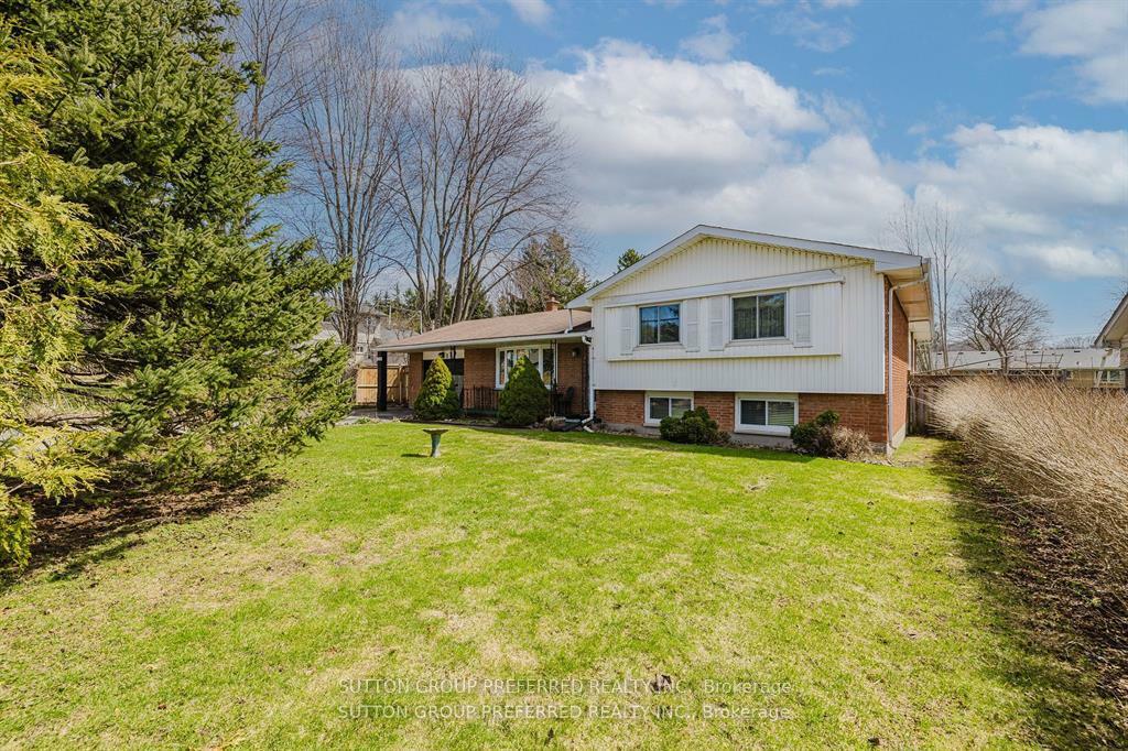 Property Photo: 120 Fanshawe Park Road W ON N6G 5C4
