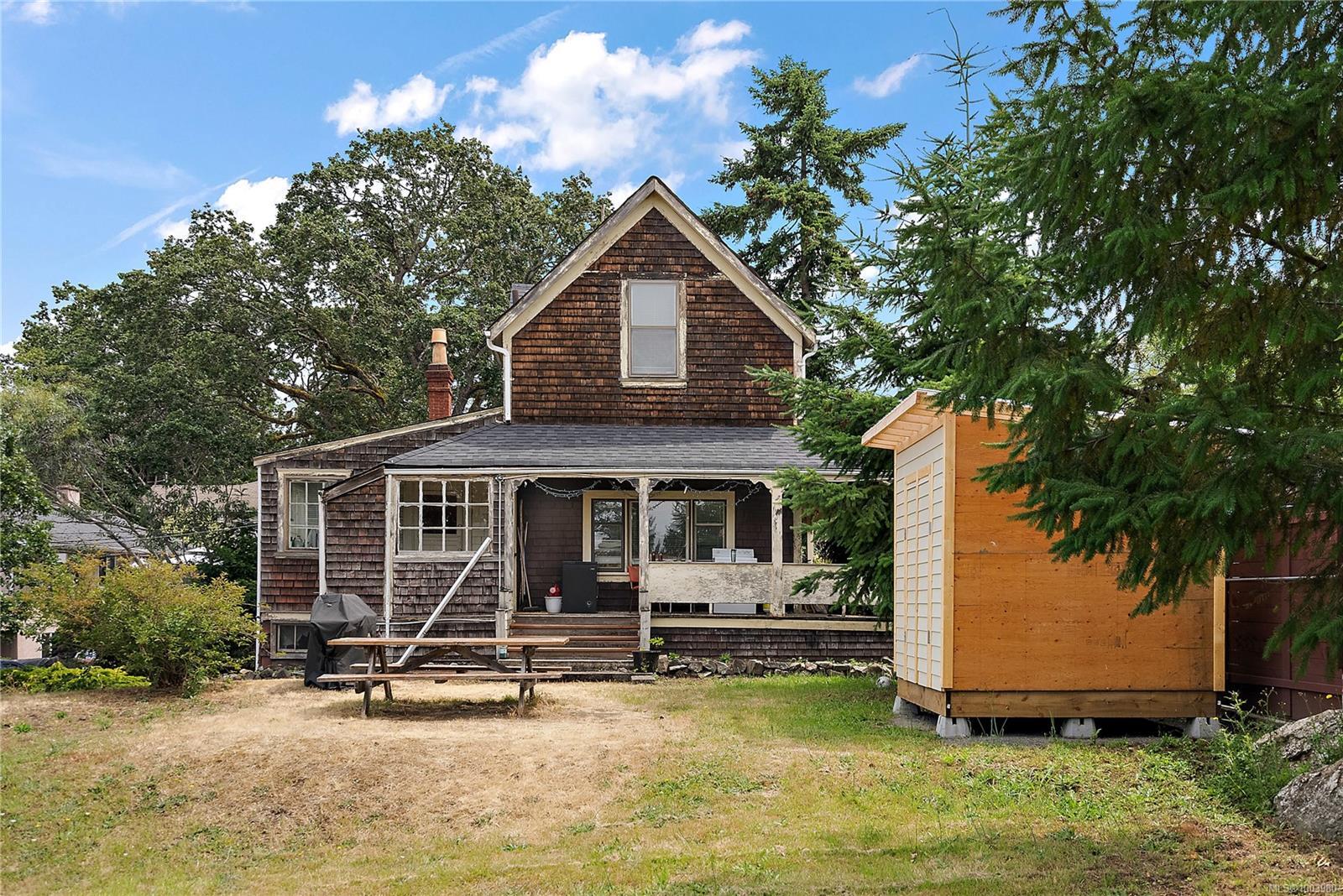 Property Photo: 3749 Quadra St BC V8X 1H5
