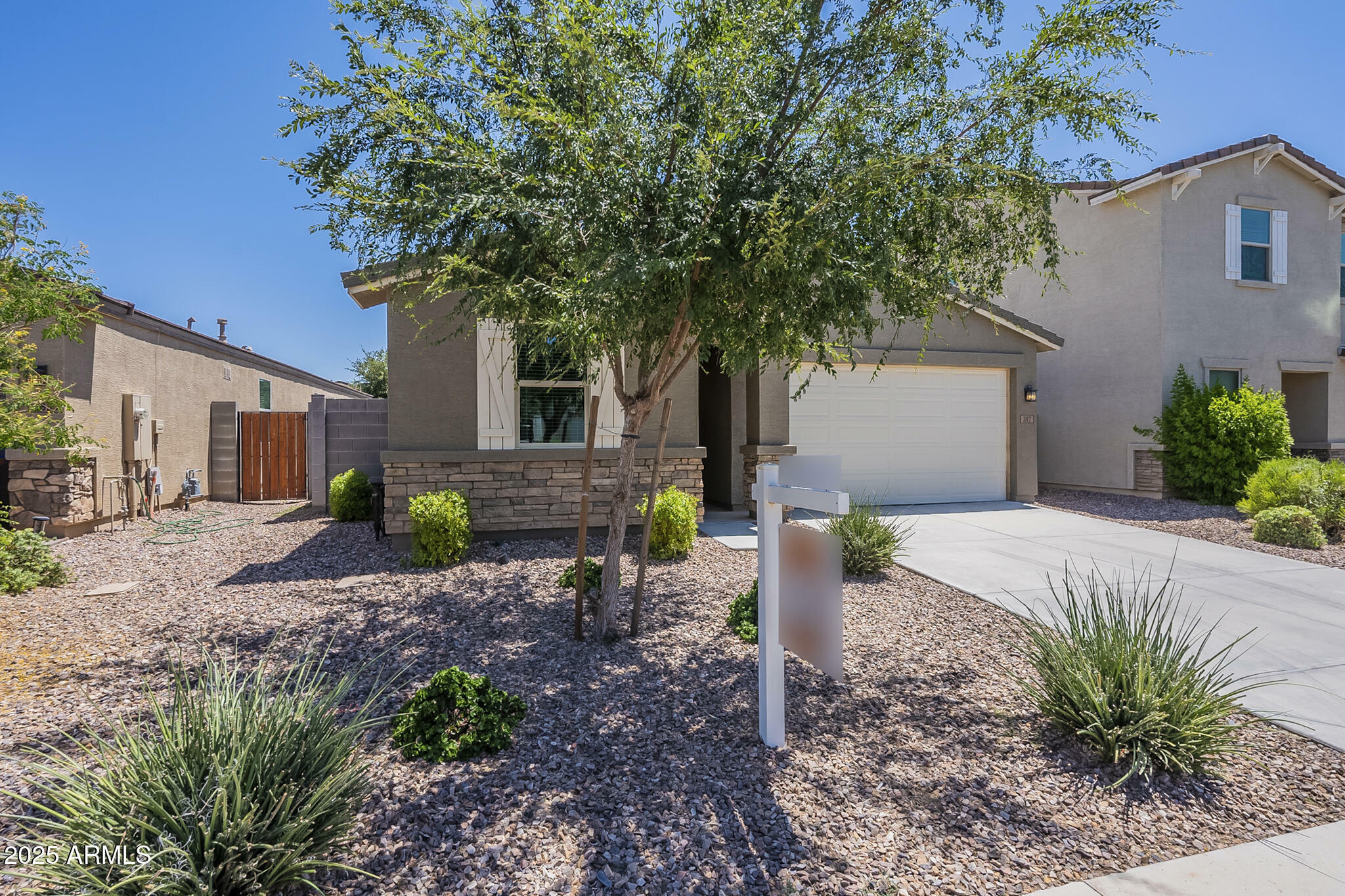 Property Photo:  297 W Nikita Drive  AZ 85140 