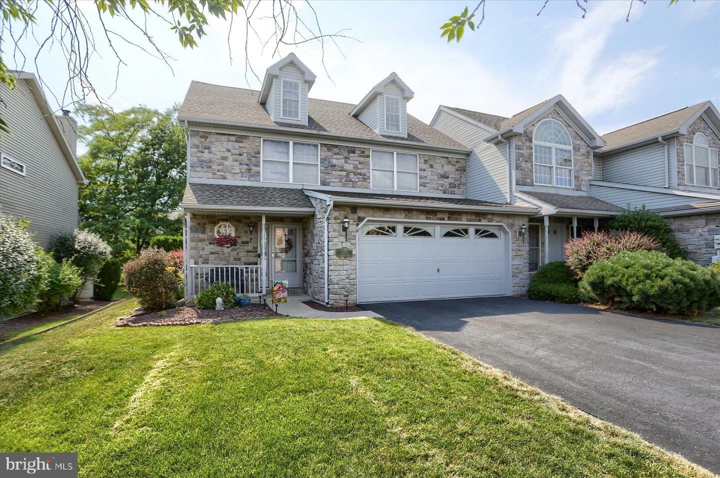 Property Photo: 2865 Oakwood Drive PA 17110