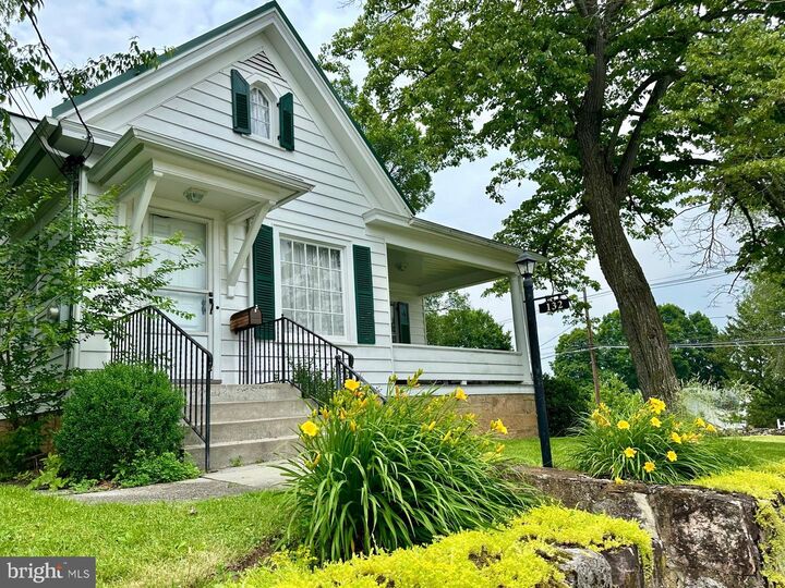 Property Photo: 132 S Thomas Street PA 15522