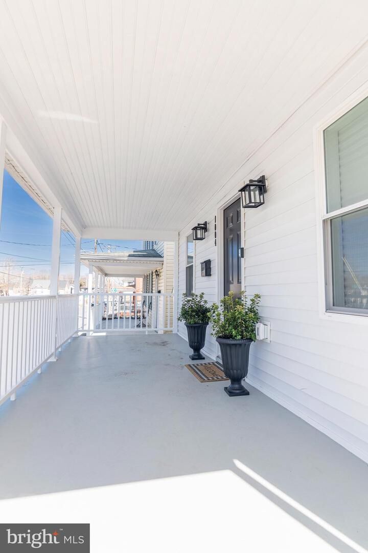 Property Photo:  1004 S Cameron Street  VA 22601 