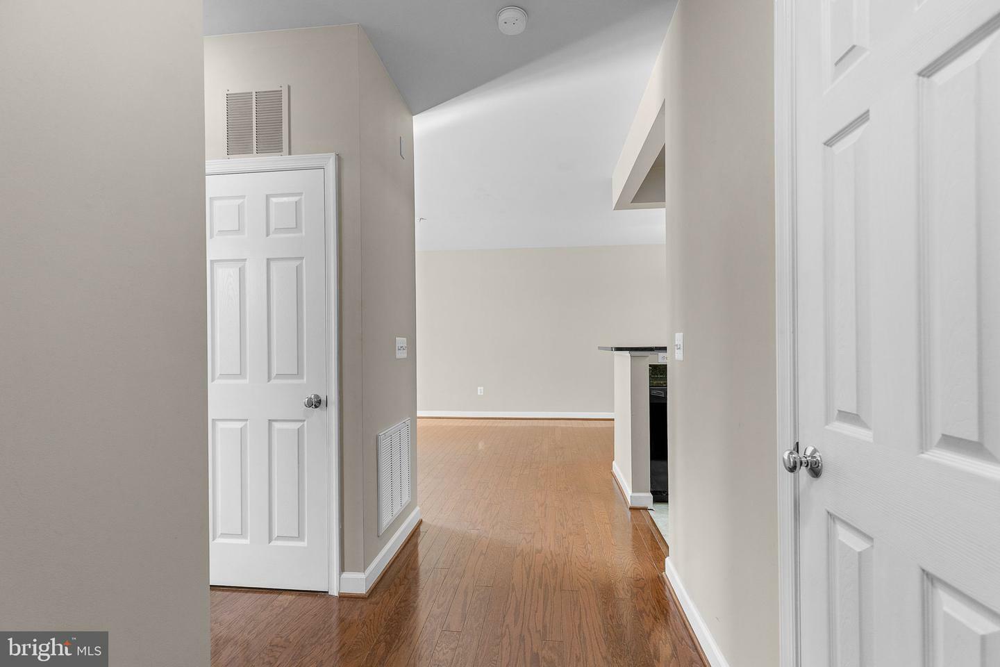 Property Photo:  6161 Willow Place 104  VA 22712 