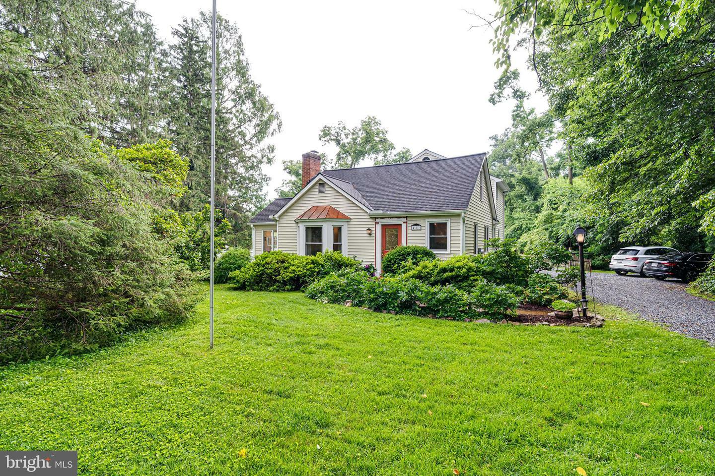 Property Photo: 423 W Colonial Highway VA 20158