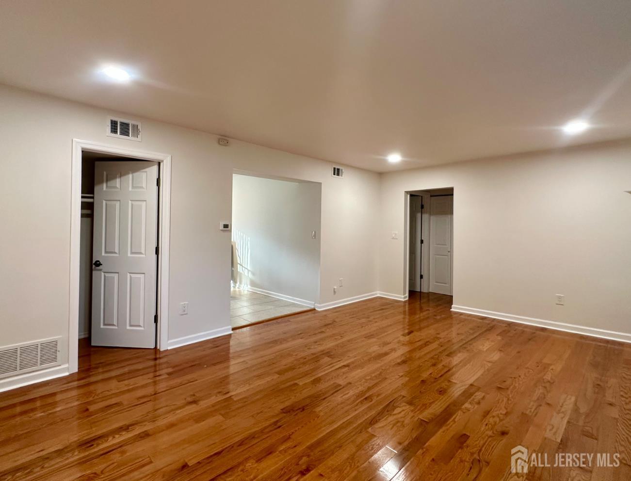 Property Photo:  37 Judson Terrace 5A  NJ 08837 