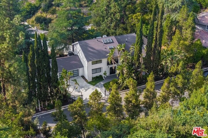 1881 Mount Olympus Dr  Los Angeles CA 90046 photo