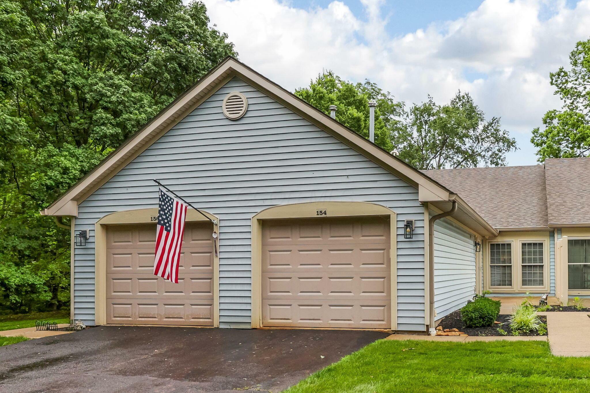 Property Photo: 154 Oak Creek Place OH 43230