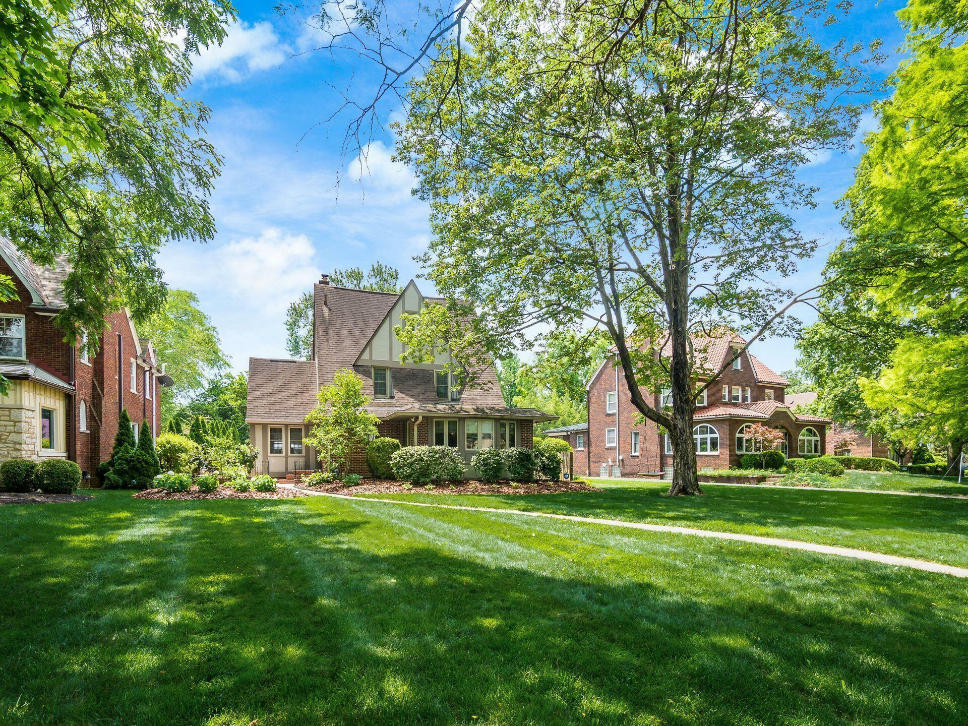 Property Photo:  2629 E Broad Street  OH 43209 