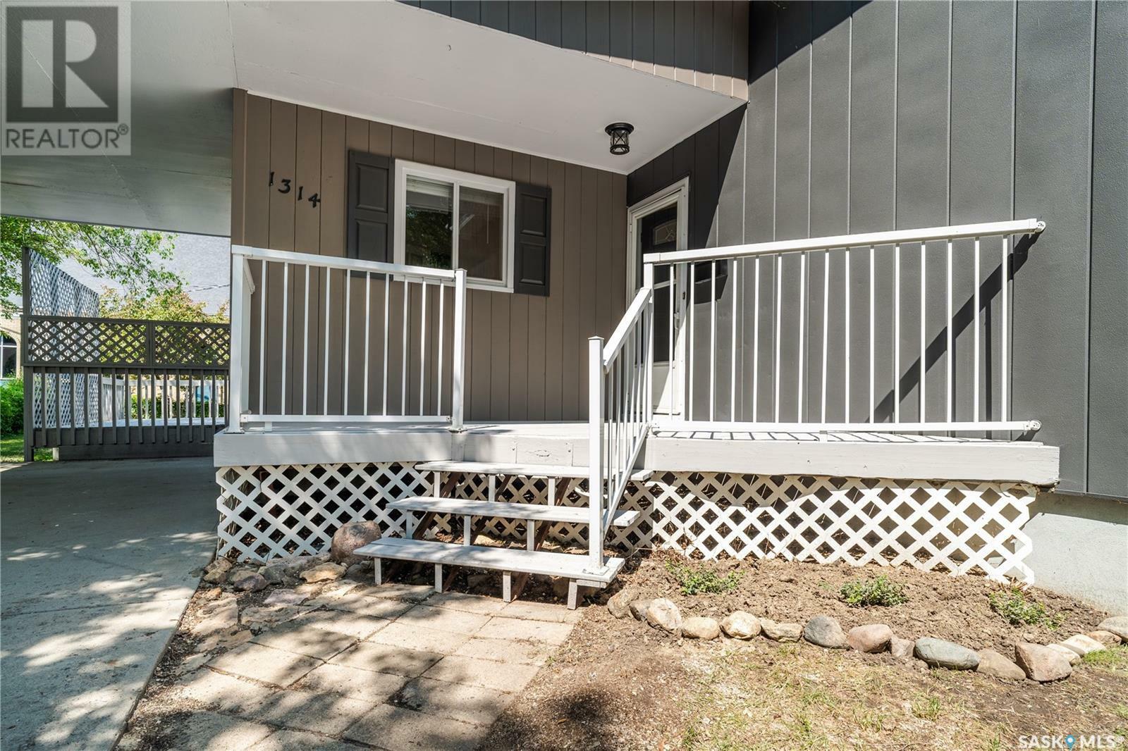 Property Photo:  1314 Jubilee Avenue  SK S4S 3S9 
