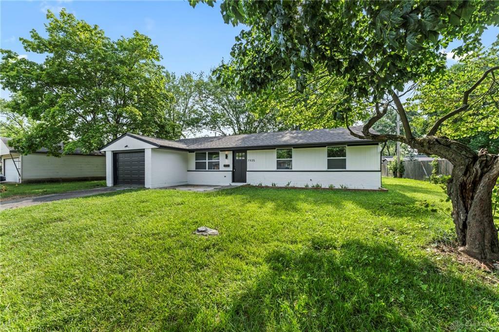 Property Photo: 7935 Stockbridge Drive OH 45424