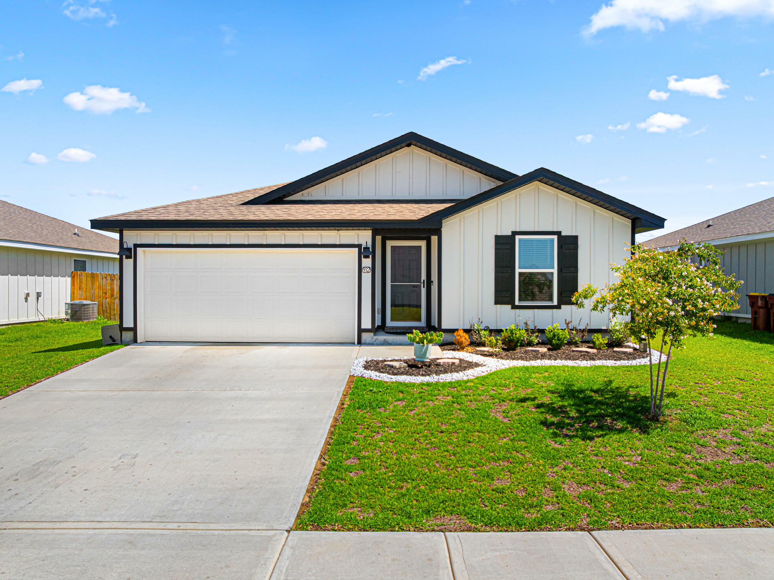 Property Photo: 932 Sandbar Loop FL 32539