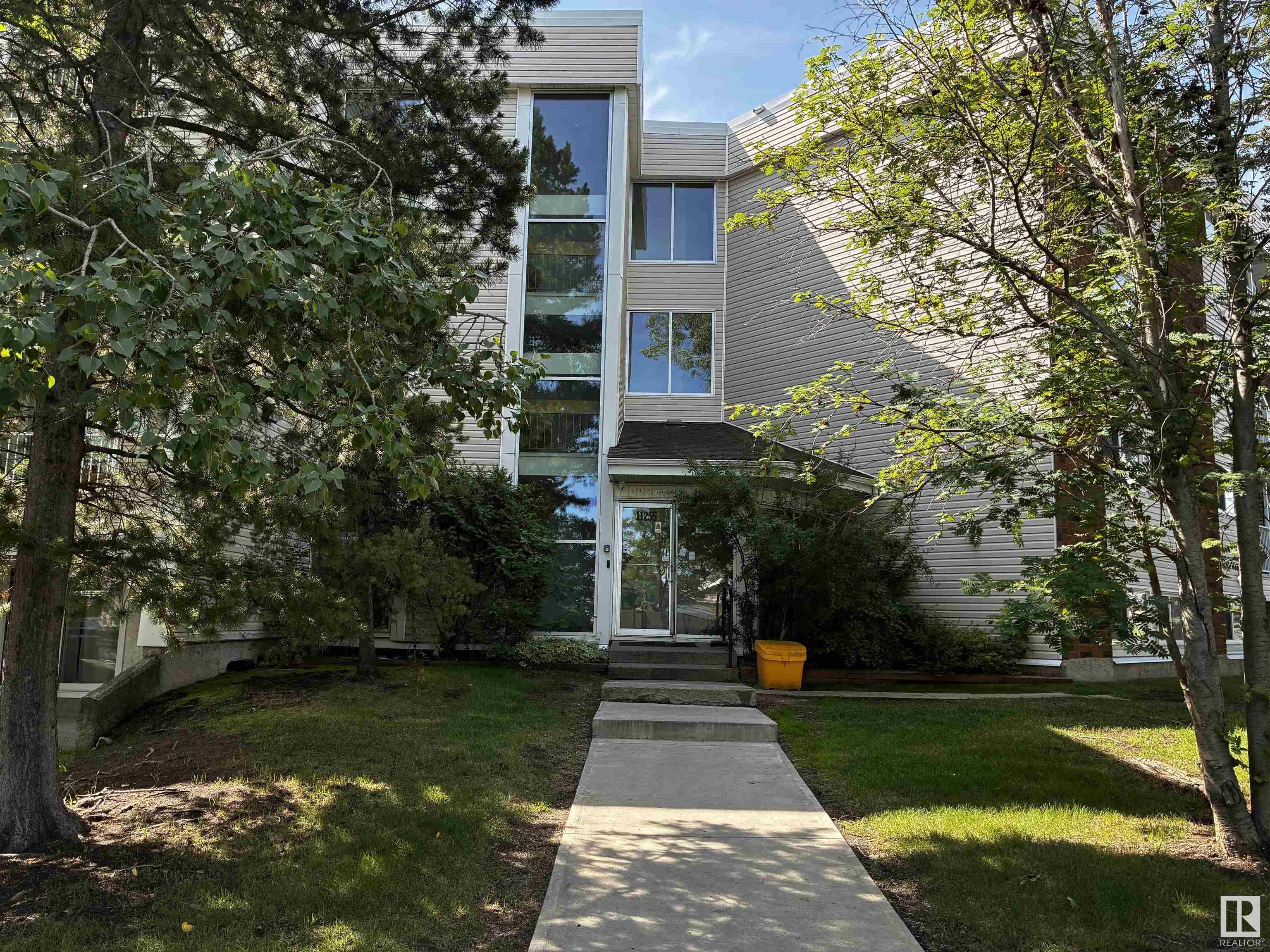 11255 31 Avenue NW 61  Edmonton AB T6J 3V6 photo