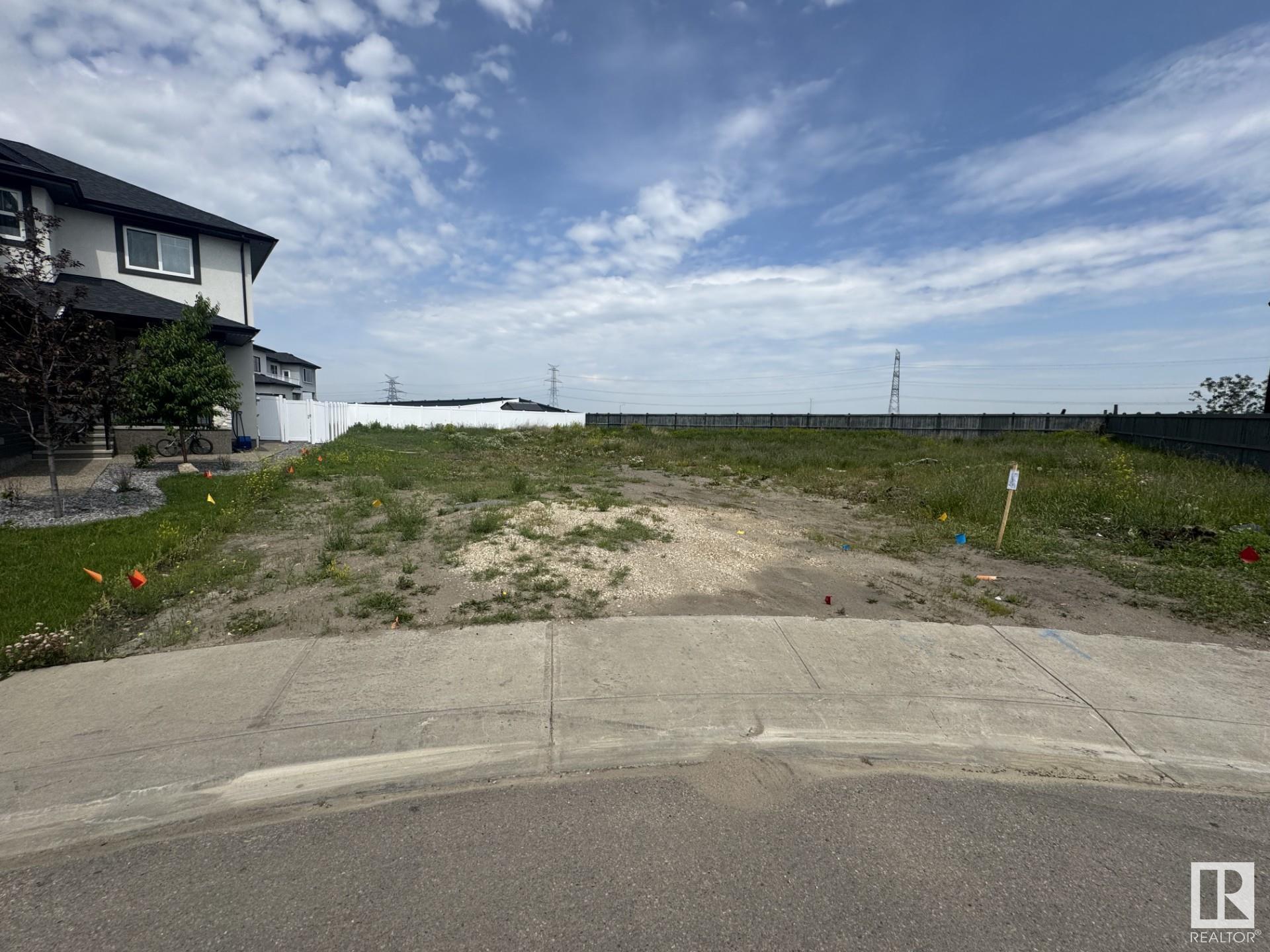 Property Photo:  632 Fraser Vista Vista NW  AB T5Y 0V4 