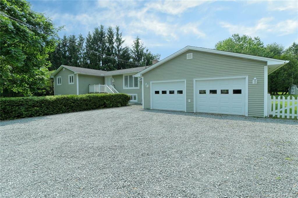 30 Rosewood Drive  Lincoln NB E3B 7G8 photo