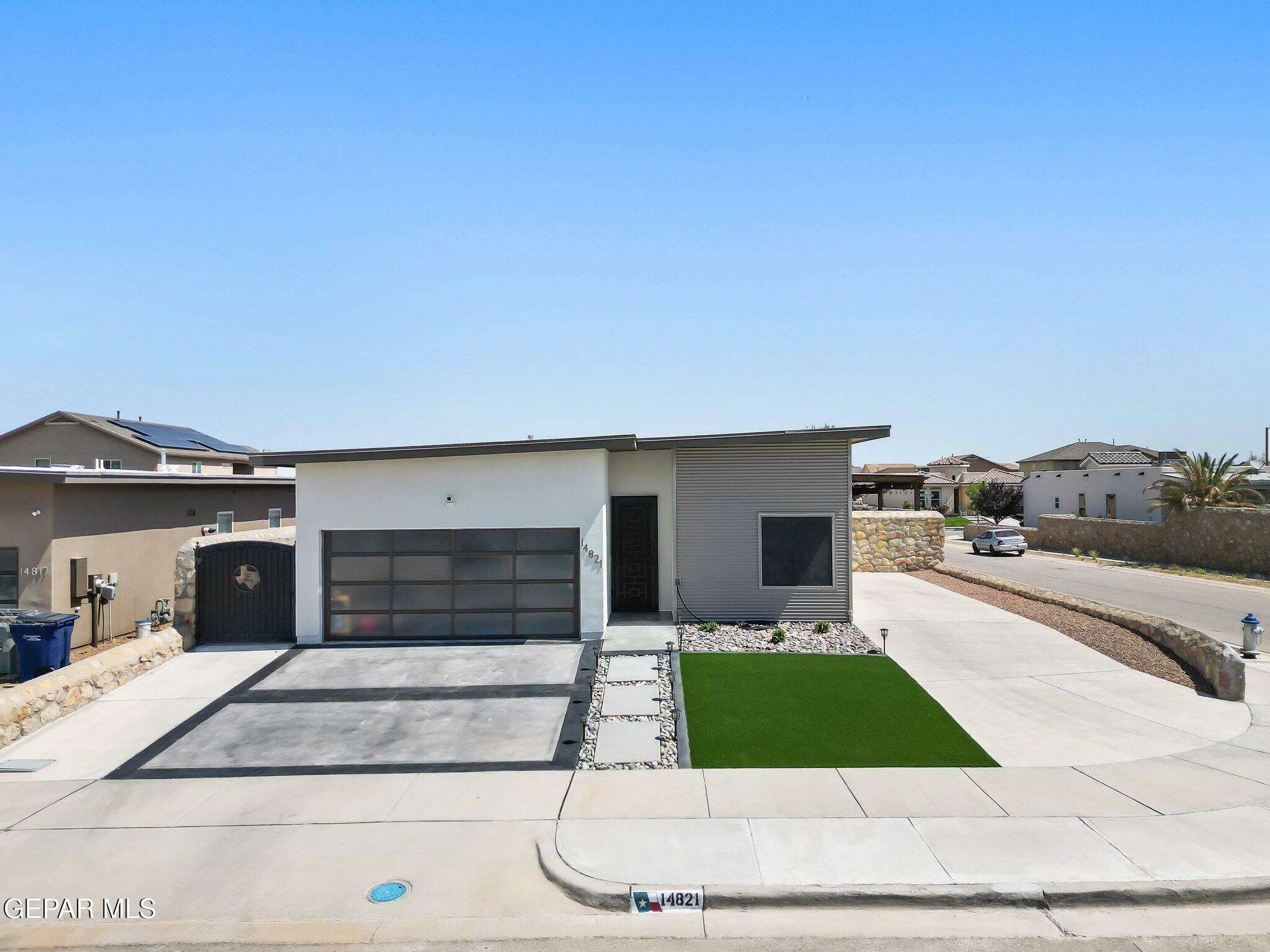 14821 Sunny Land Avenue  El Paso TX 79938 photo