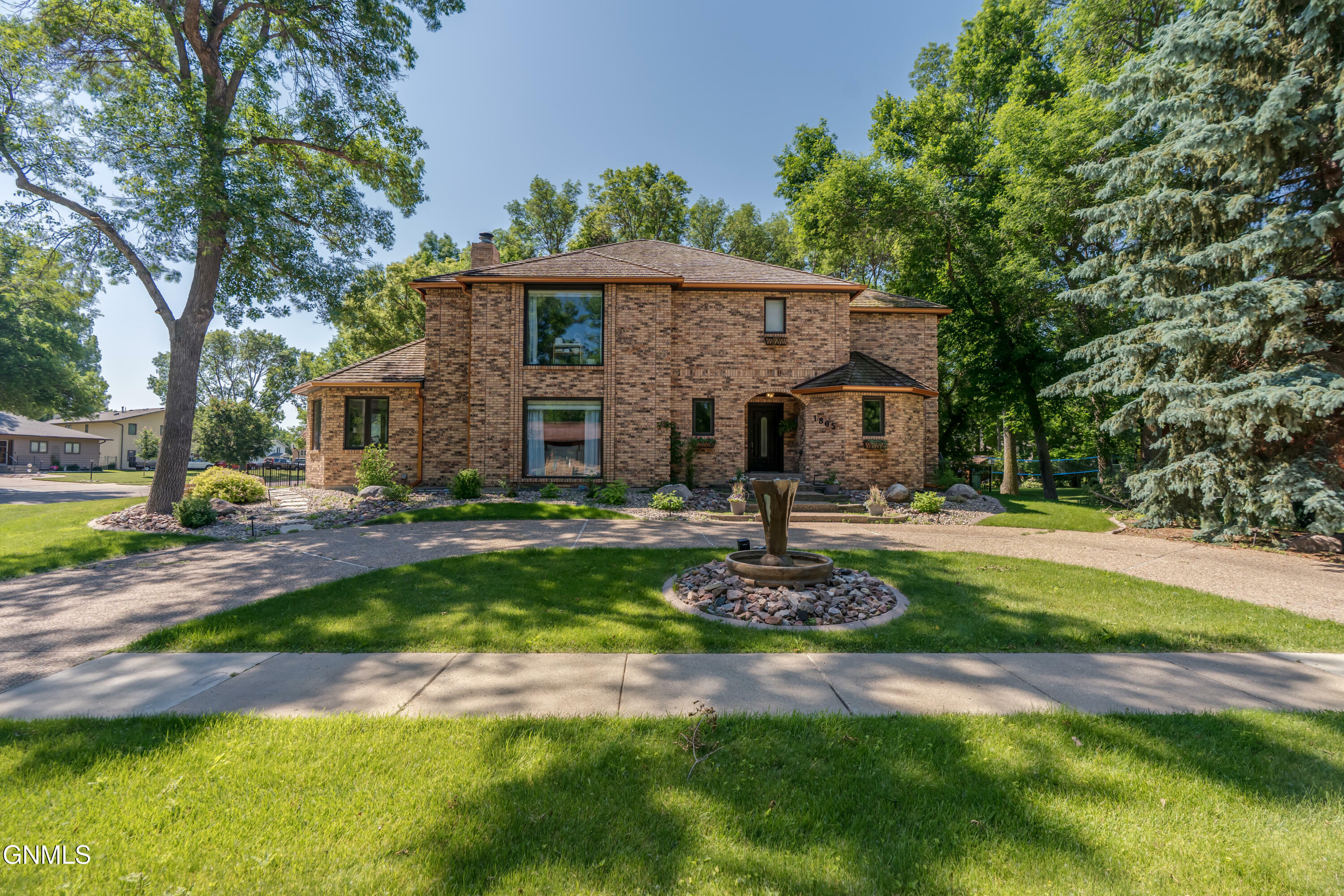 Property Photo: 1805 Bonn Boulevard ND 58504