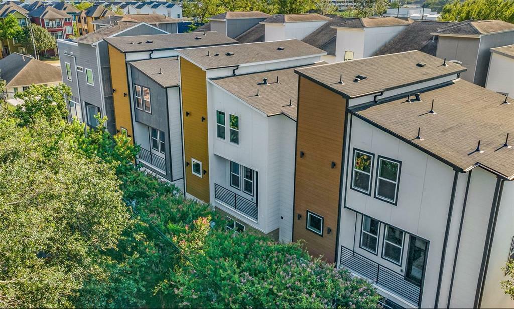 602 W 28th Street B  Houston TX 77008 photo