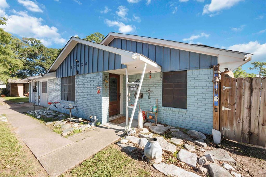 Property Photo:  10926 Ivyridge Road  TX 77043 